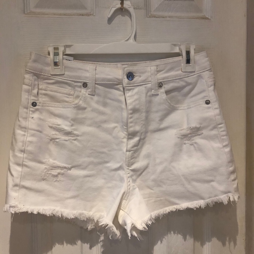 AmericanEagle shorts. Size 6 in white